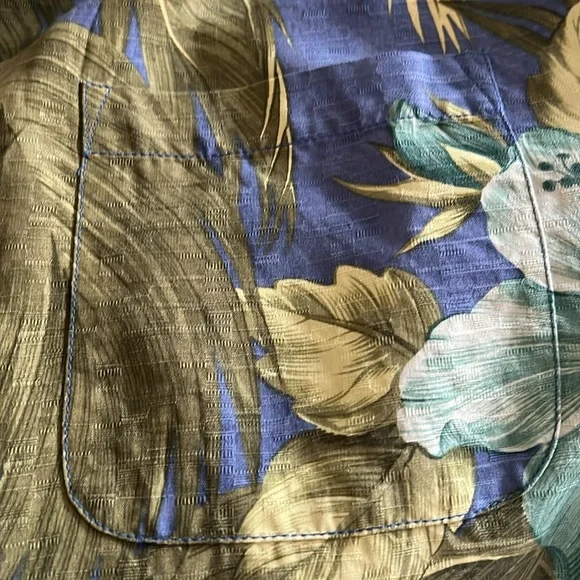 Tommy Bahama silk l shirt - Picture 10 of 14